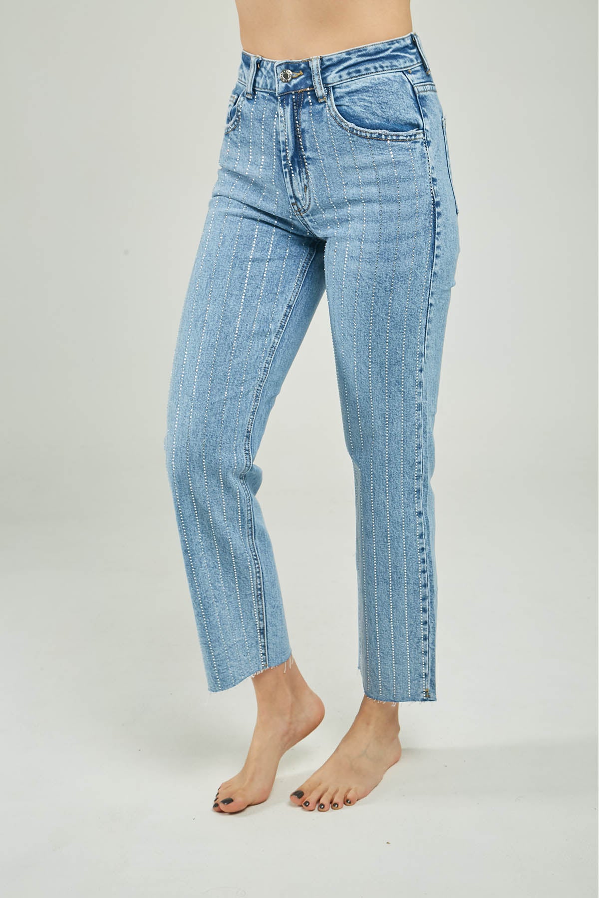 PANTALON JEAN CHISPAS ILERAS RUEDO DESFLECADO