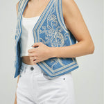 CHALECO JEAN BORDADO ARABESCO ADELANTE BEIGE MS