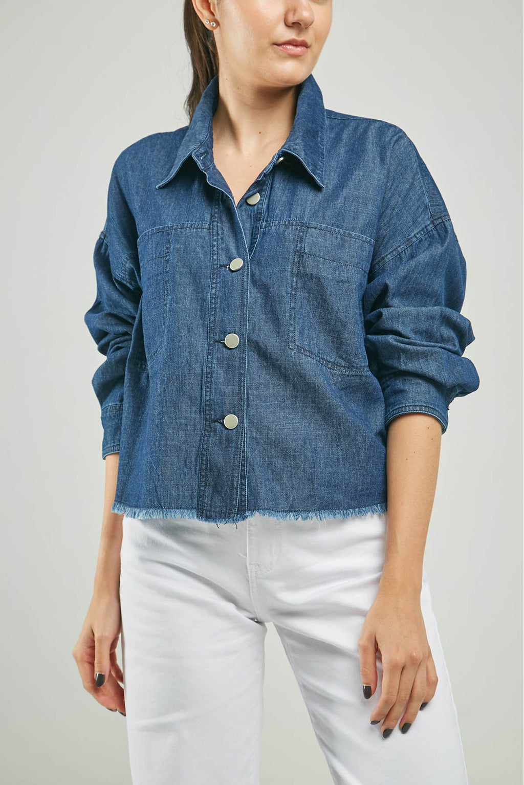 BLUSA JEAN ANCHA BOLSILLO RUEDO DEFLECADO  CUELLO CAMISERO ML