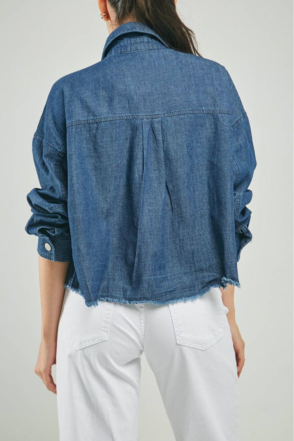 BLUSA JEAN ANCHA BOLSILLO RUEDO DEFLECADO  CUELLO CAMISERO ML