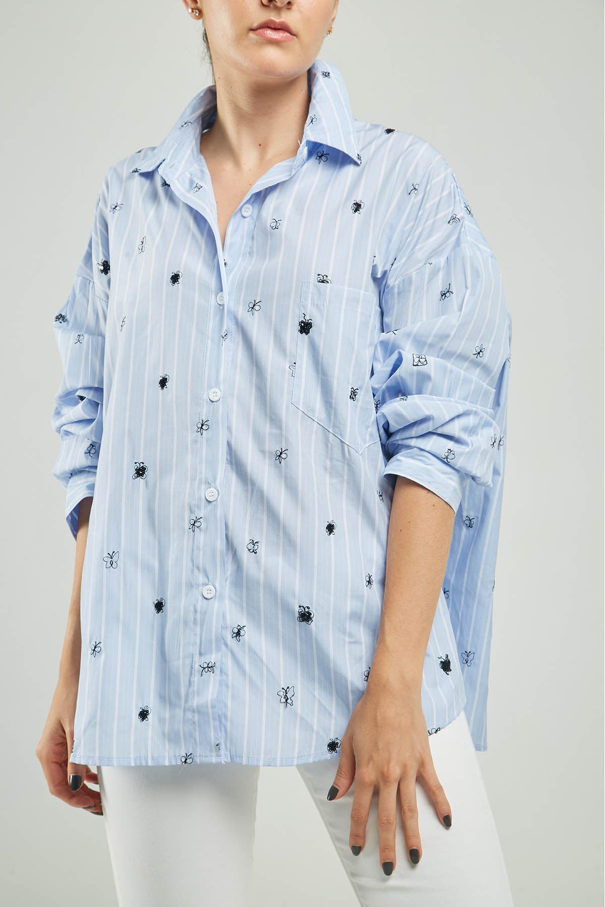 BLUSA RAYAS BORDADA MARIPOSITA UN BOLSILLO CC ML