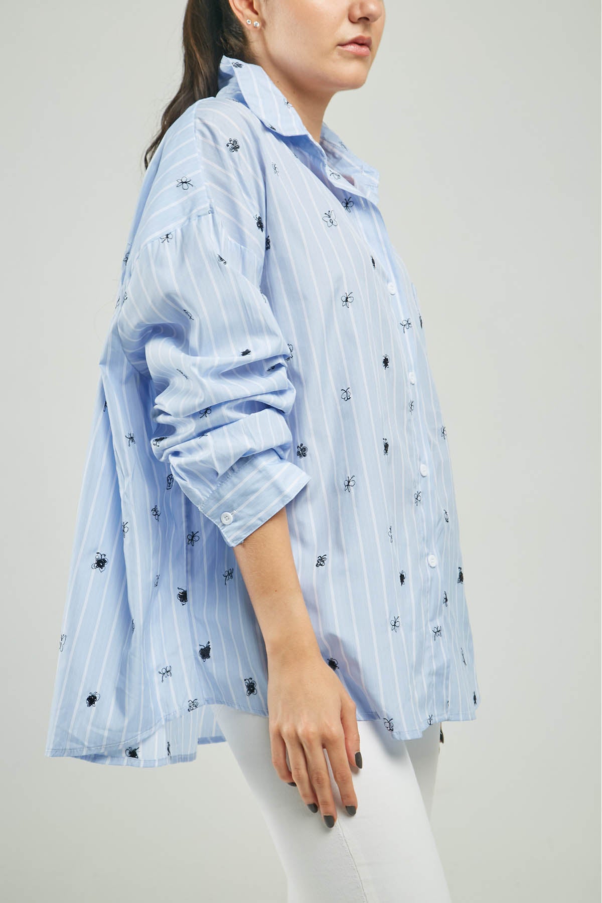 BLUSA RAYAS BORDADA MARIPOSITA UN BOLSILLO CC ML