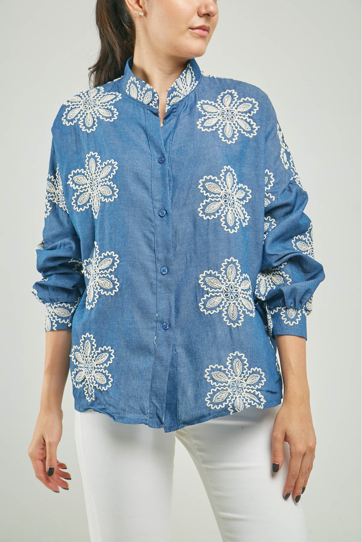 BLUSA BORDADA FIGURA CIRCULAR ONDAS C/N M/L