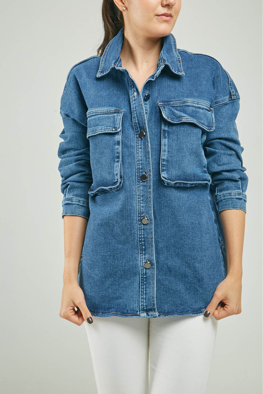 CHAQUETA JEAN BOLSILLO TAPAS GRANDES ABERTURA LADOS