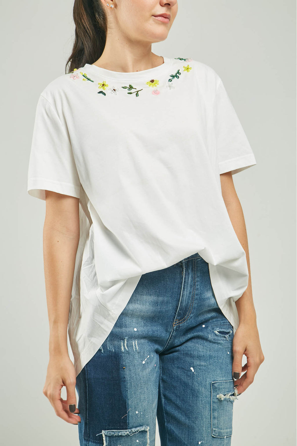 BLUSON BORDADO CUELLO FLORE HOJA CANUTILLO M/C