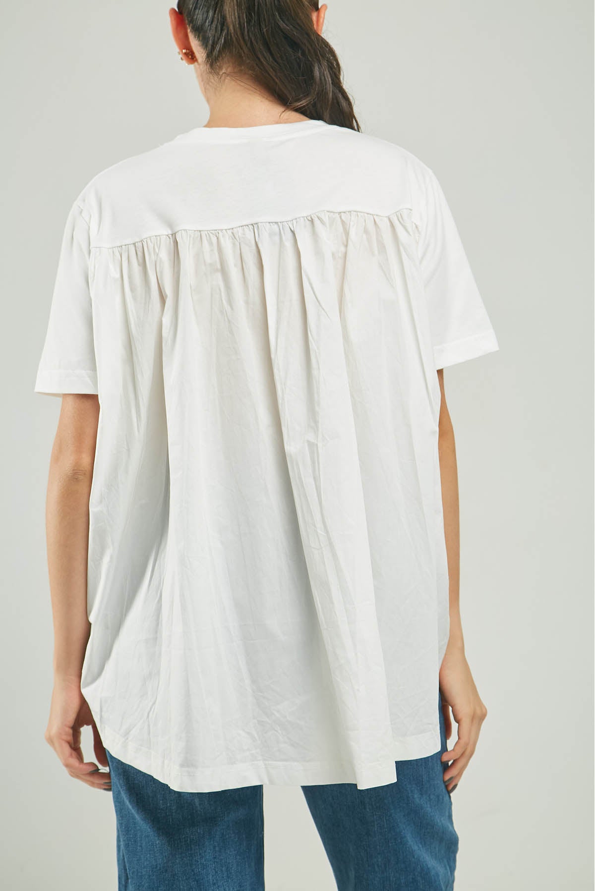 BLUSON BORDADO CUELLO FLORE HOJA CANUTILLO M/C