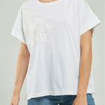 CAMISETA BORDADO FLOR TULLA  ADELANTE LADO  MR C/R