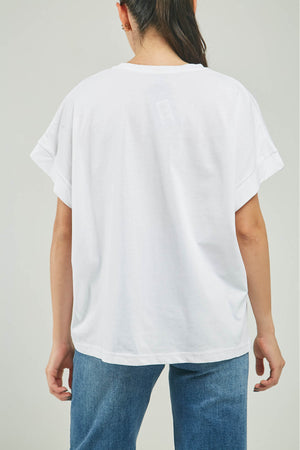 CAMISETA BORDADO FLOR TULLA  ADELANTE LADO  MR C/R