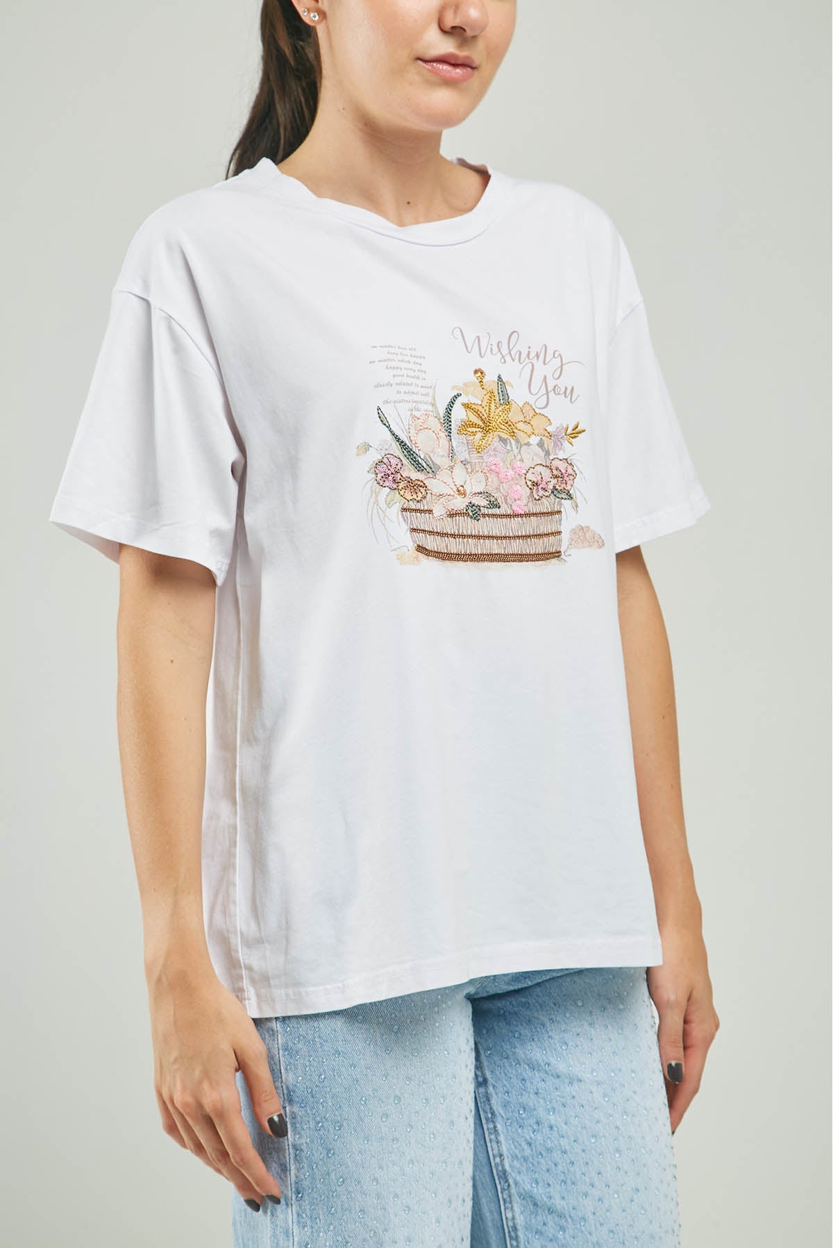 CAMISETA ESTAMPADO CANASTILLA FLORES ADELANTE  C/R M/C