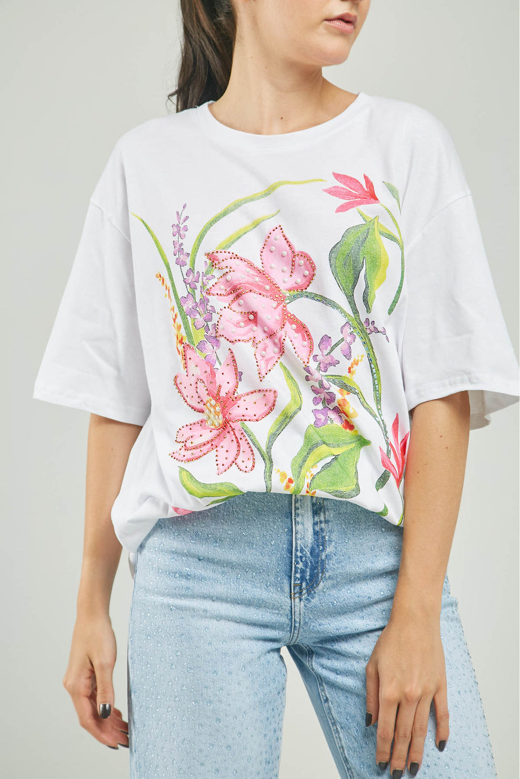 CAMISETA ESTAMPADO ADELANTE FLOR FUCSIA CHISPAS  C/R MC