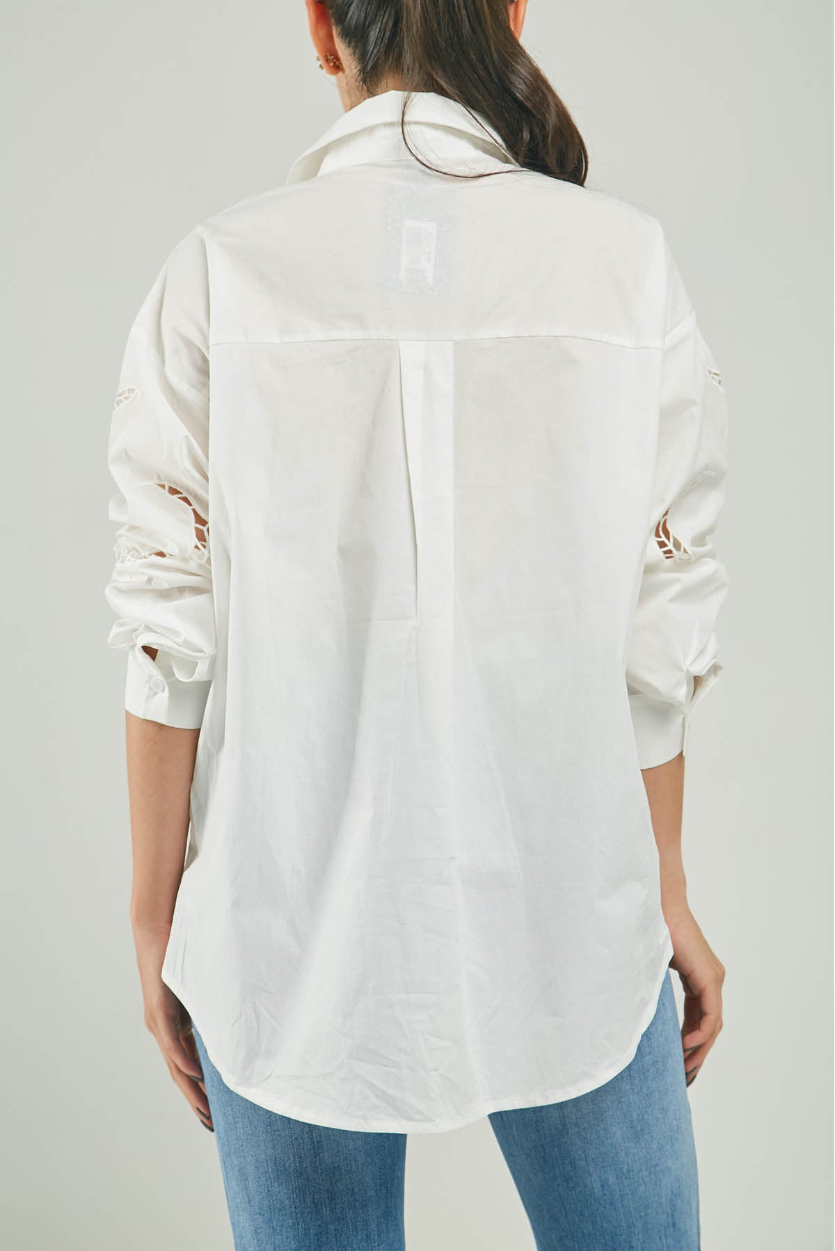BLUSA HOJAS CALADAS MANGAS HOMBRO C/C M/L