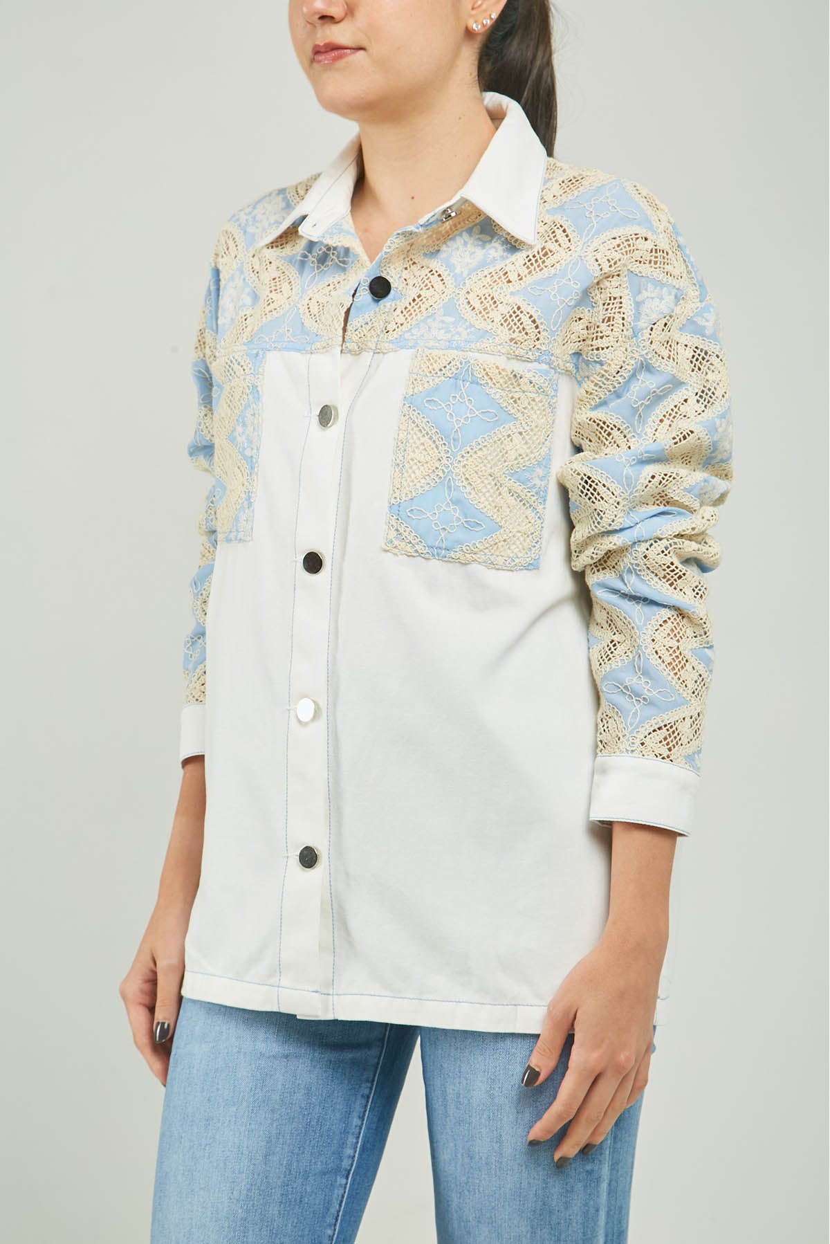 BLUSA BORDA/OJALI/ALMIL/MANG/BOLS C/C ML