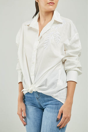 BLUSA BORDADOA HOJAS LENTEJUELAS CANUTILLOS  BORDE CUELLO