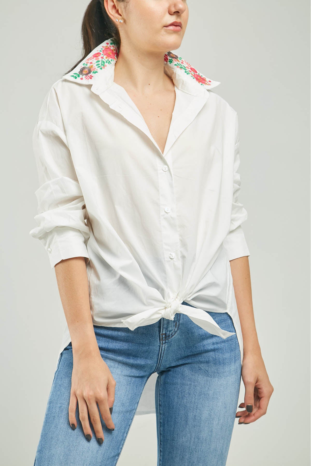 BLUSA BORDADO FLORES COLOR CUELLO M/L C/C