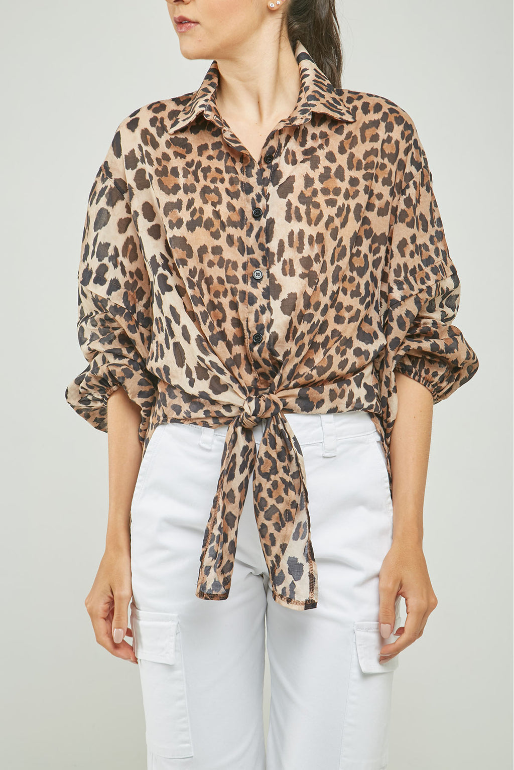 BLUSA ANIMAL PRINT AMARRAR ADELANTE  CORTE MANGA