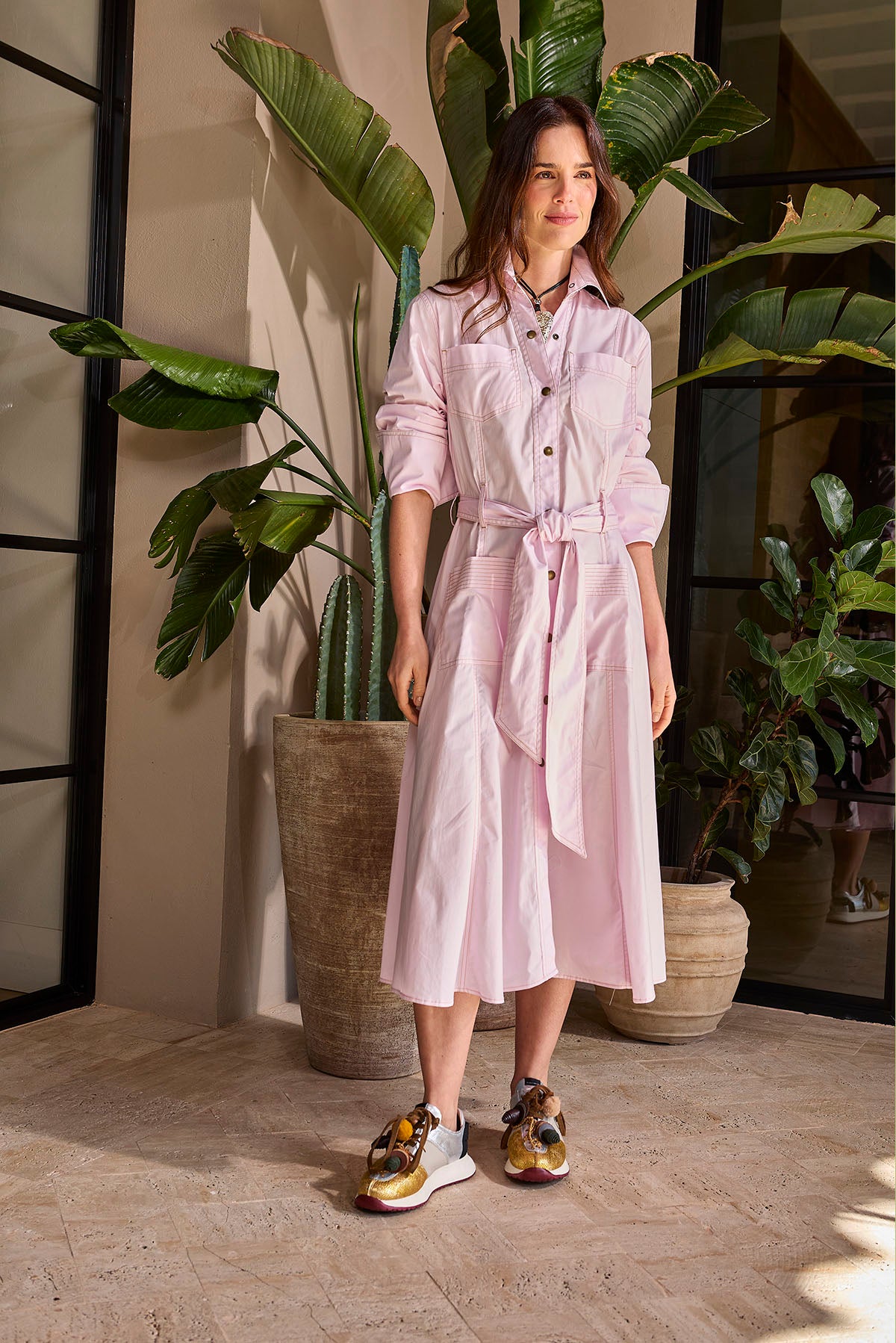 VESTIDO CAMISERO LARGO CON PESPUNTES EN CONTRASTE