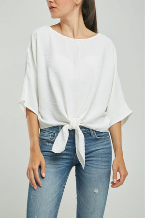 BLUSA CORTE ADELANTE AMARRAR CUELLO REDONDO  MANGA CORTA