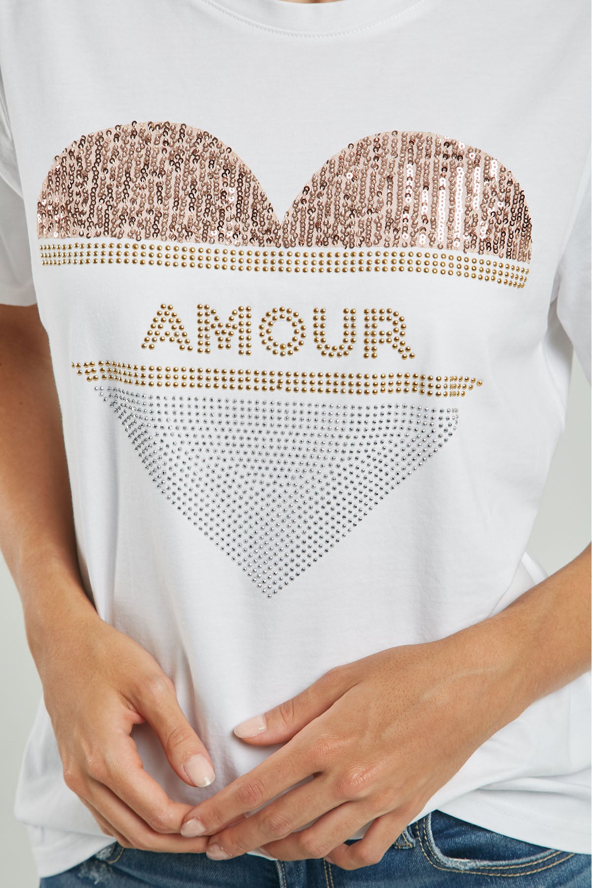CAMISETA ESTAMPADA CORAZON LENTEJUELAS ADELANTE C/R M/C