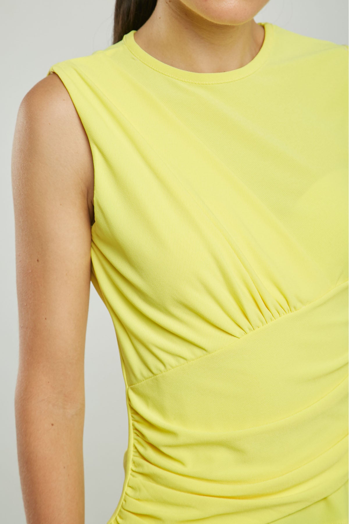 CAMISETA RECOGIDO LADOS SOLAPA ADELANTE  C/RED M/S