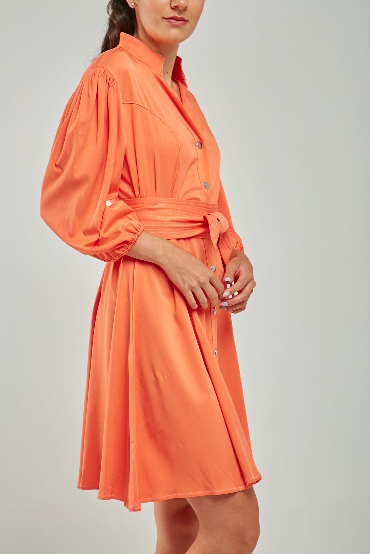 VESTIDO CORTO PINZAS ADELANTE PUÑO RESORTE FAJON