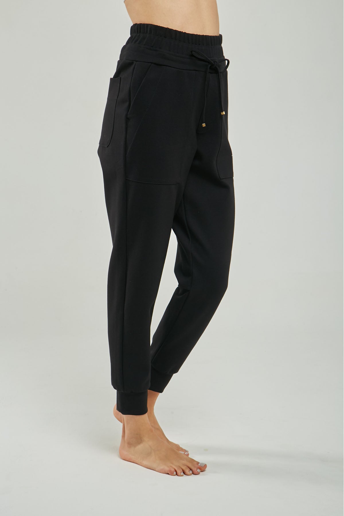 PANTALÓN BOLSILLOS RECTO ADELANTE PRETINA ELÁSTICO JARETA