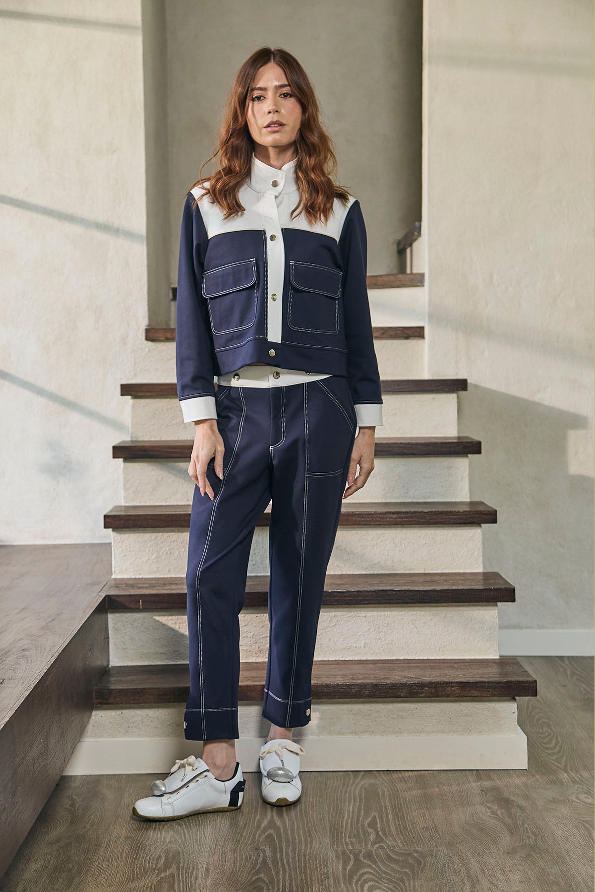 PANTALON BOTA TUBO TACHES Y  PESPUNTE FRONTAL