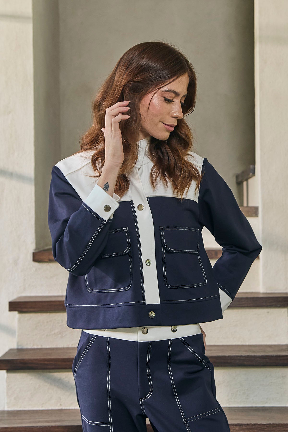 CHAQUETA 2 TONOS CUELLO NERU CON TACHES MANGA LARGA
